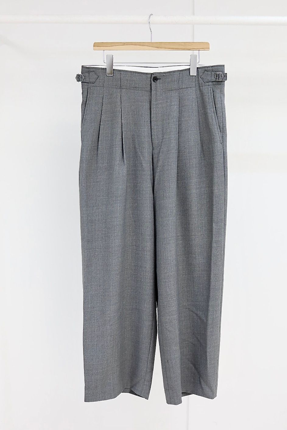 marka マーカ 26SS TWO TUCK MILITARY TROUSERS -RECYCLED POLYESTER NON-MULESED WOOL GABARDINE-(M26A06PT01C)GRAY☆新作発売！