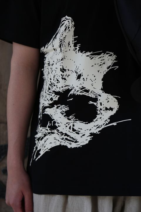 Yohji Yamamoto 半袖 コットン Tシャツ SS21 ドッグ シグネチャーロゴ(HD-T96-082)style.2021.4.13.