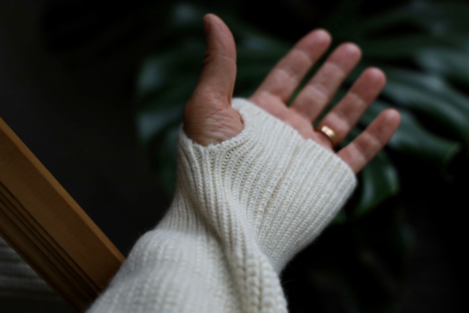 マーカウェア 26AW RIBBED POLO COLLAR JUMPER(A26C24SW02C)NATURAL WHITE☆新作発売！