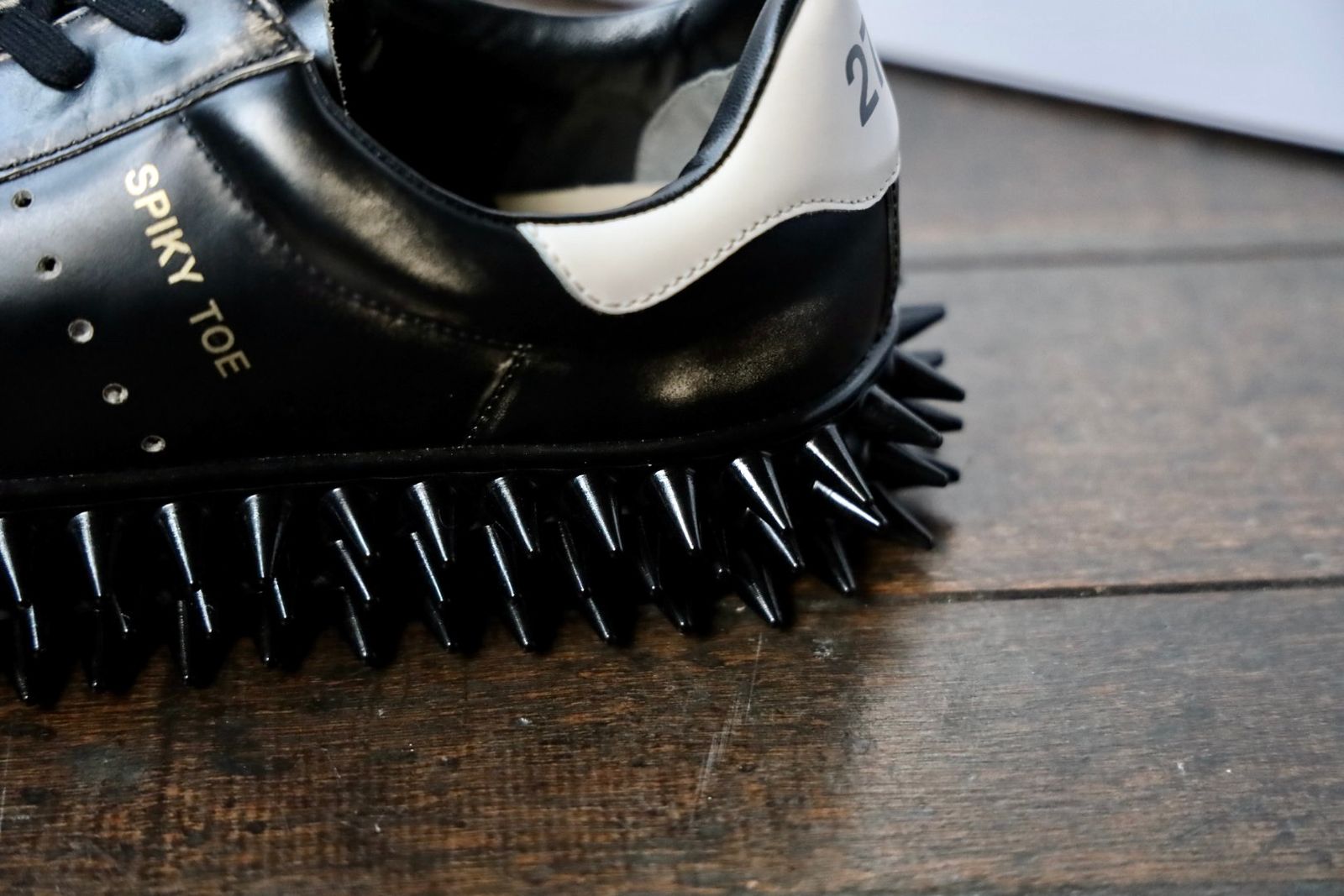 doublet 25AW スニーカーSPIKY LEATHER SNEAKER (25AW76FT63)BLACK☆7月12日(土)発売！