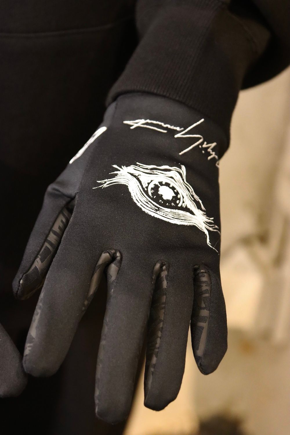 Yohji Yamamoto×New Era 朝倉優佳 山本耀司&愛犬フーディー style.2021.11.14.