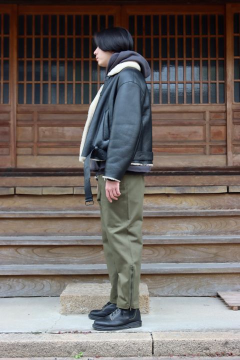 YOKE DETACHABLE COLLAR BOMBER JACKET style.2021.10.24.