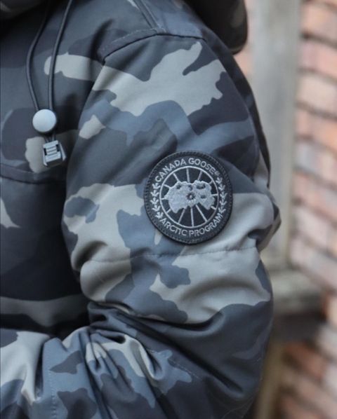 CANADA GOOSE MACMILLAN PARKA BLACK LABEL PRINT style.2023.1.9