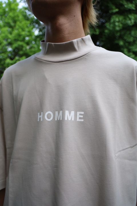 COMME des GARCONS HOMME 24SS ロゴプリントモックネックTシャツ Style 2024.4.30