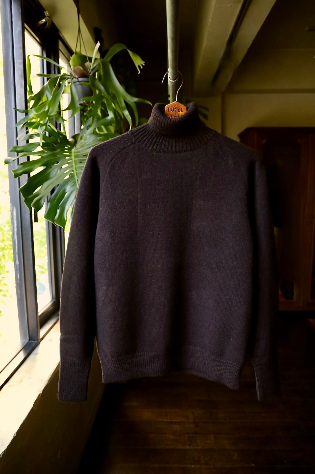 アプレッセ Turtleneck Sweater(24AAP-03-10K)BROWN
