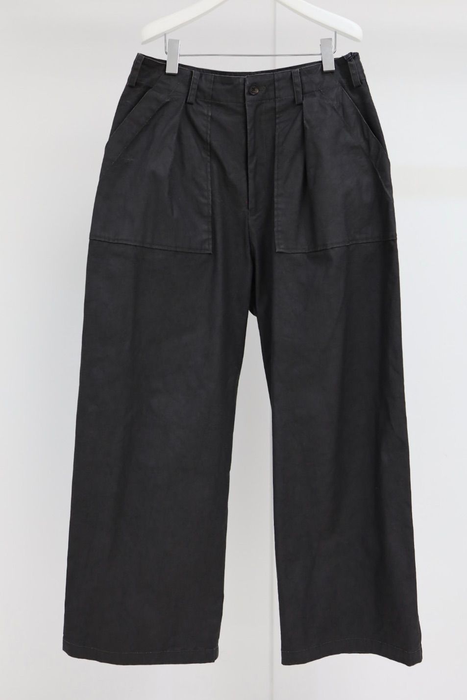 YOKE 26SS Coating Cotton 1pleated Backer Pants(YK26SS01184P)BLACK