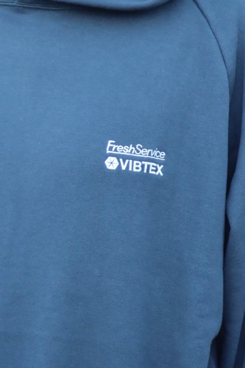 FreshService SATIN STADIUM JUMPER style.2022.10.21