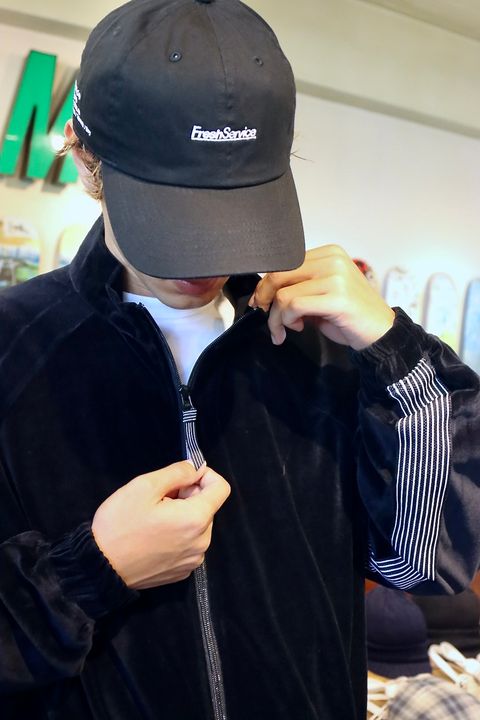 S.F.C 新作VELOUR TRACK JACKET"BLACK"スタイル