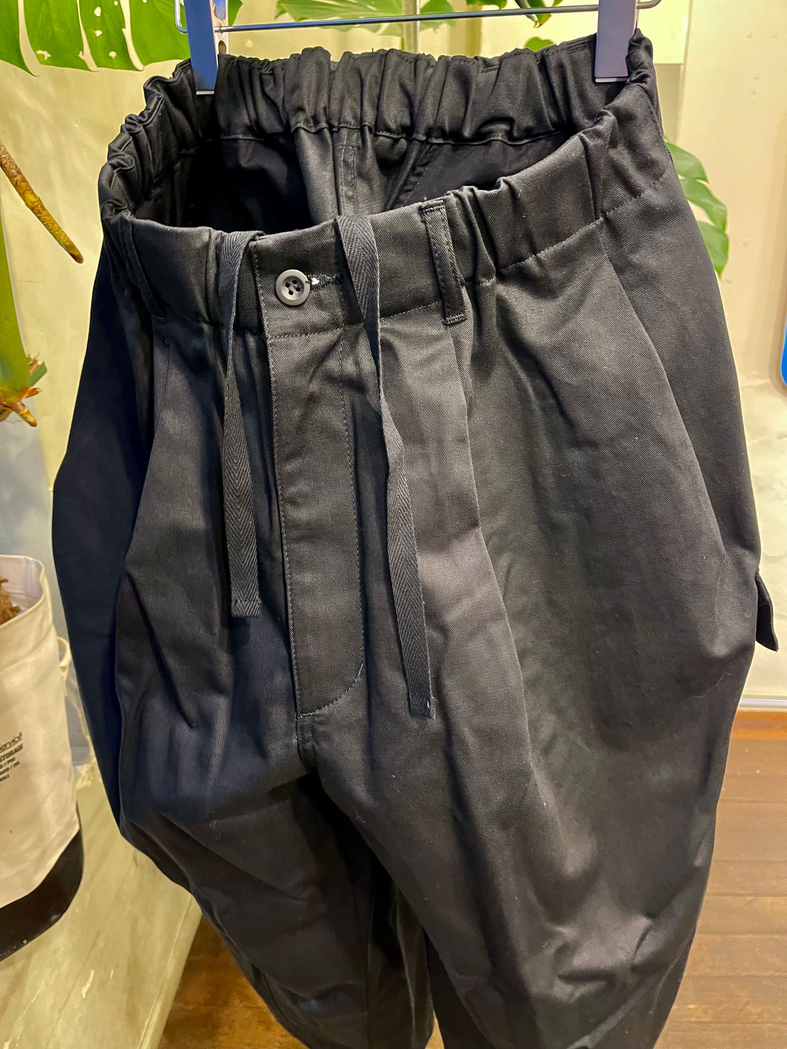 イズネス23SS バルーンカーゴパンツ BALLOON CARGO EZ PANTS(1004AWPT04)BLACK