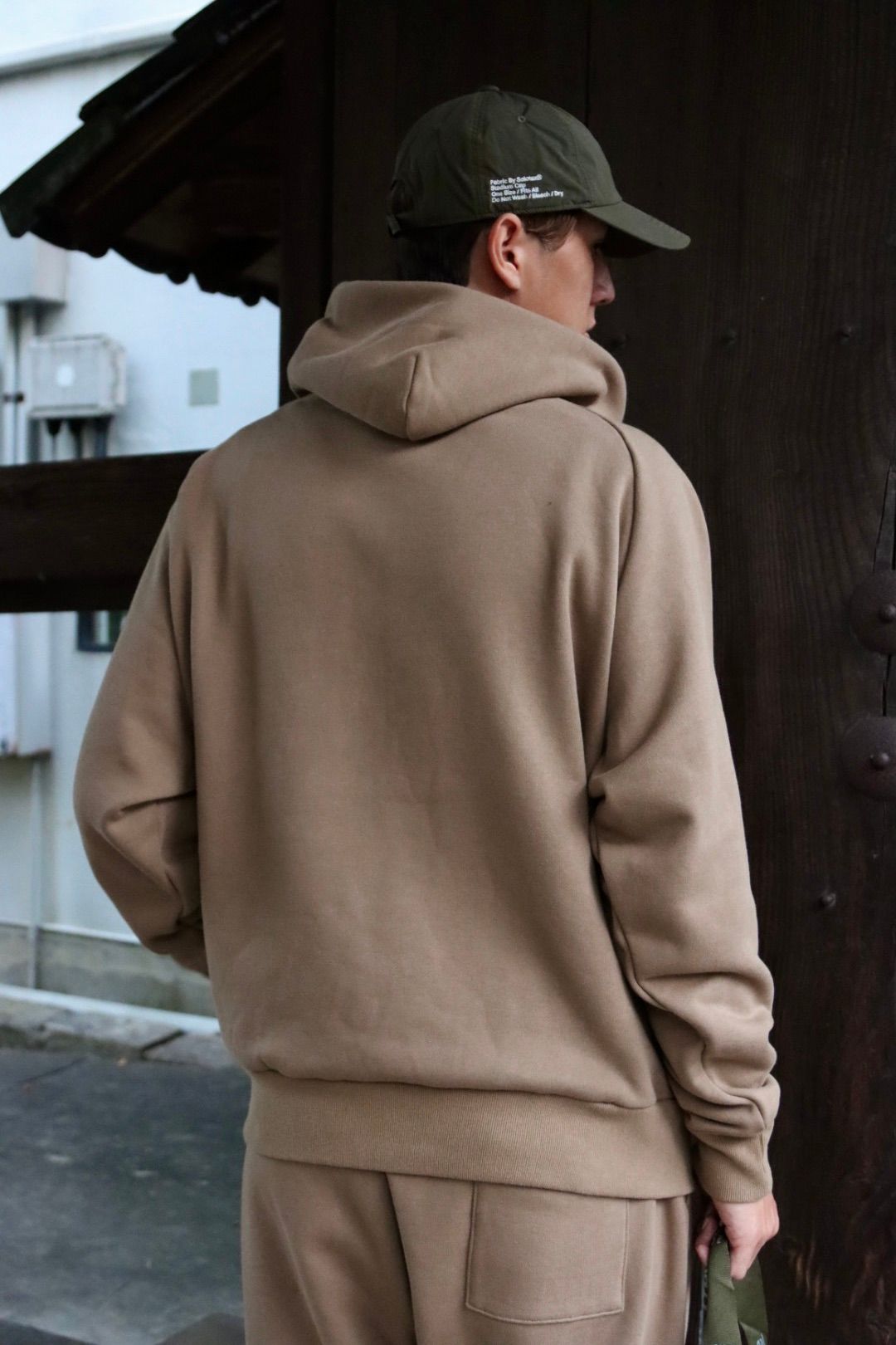 FreshService フレッシュサービス 23AW VIBTEX for FreshService “SWEAT PULL HOODIE”スタイル