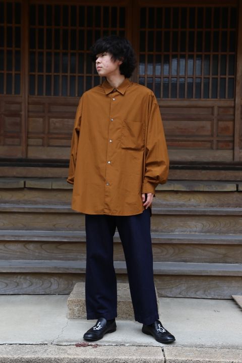 Graphpaper Broad L/S Oversized Regular Collar Shirt(GM212-50110B) style. 2021.06.06.