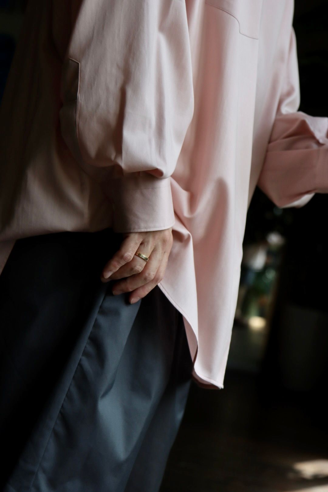 Graphpaper Silicon Poplin Oversized Regular Collar Shirtスタイル
