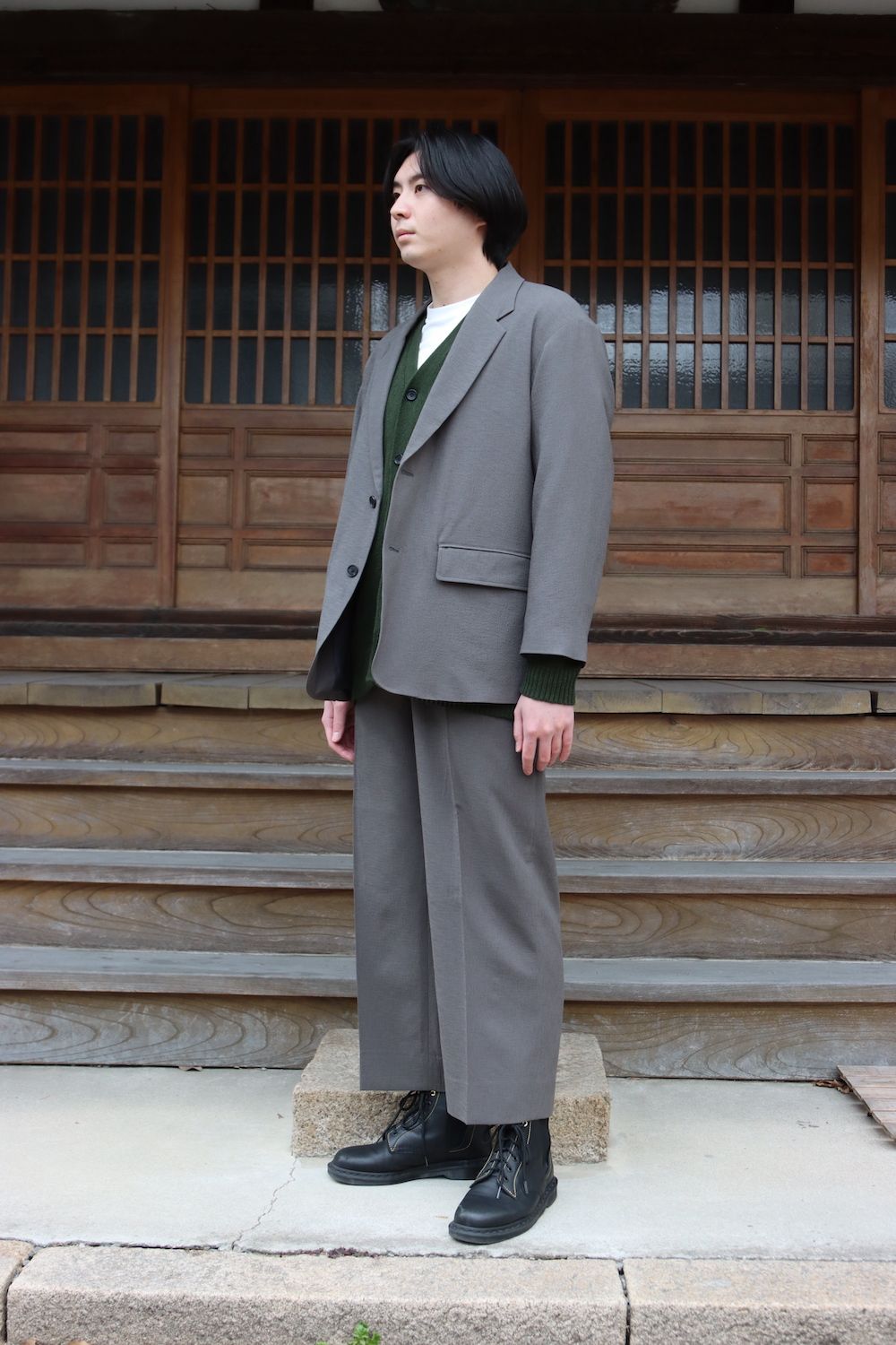 UNIVERSAL PRODUCTS CREPE UNCONSTRUCTED 2B JACKET style.2022.1.30.
