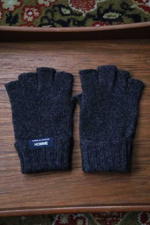 コムデギャルソンオム ウールアクリル縮絨手袋(HR-K701-051-2)TOP CHARCOAL☆10月2日(金)発売！