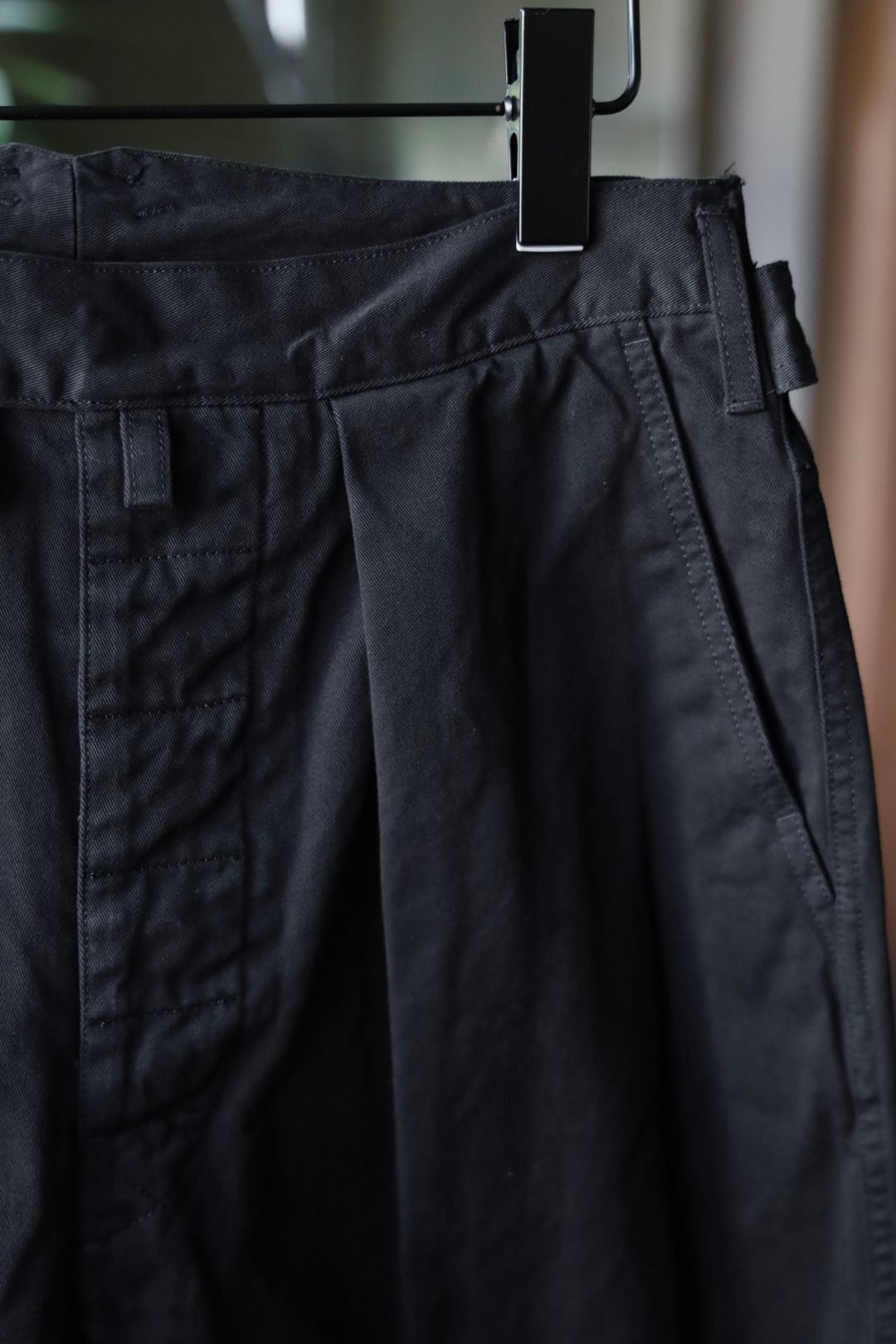 ヨーク 25FW "KATHARINE HAMNETT" Organic Cotton Wide-leg Work Pants(YK25FW01131P-KH)BLACK