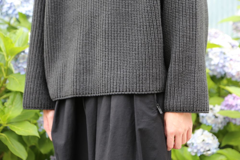 sulvam 2020AW Slit over knit"CHARCOAL" style.2020.7.10.