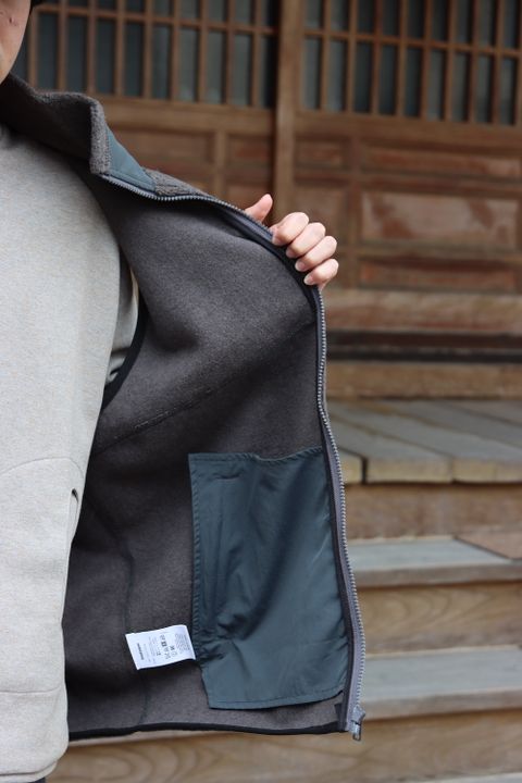 Graphpaper Wool Boa Zip-Up Vest(GU213-70205B) style. 2021.09.12.