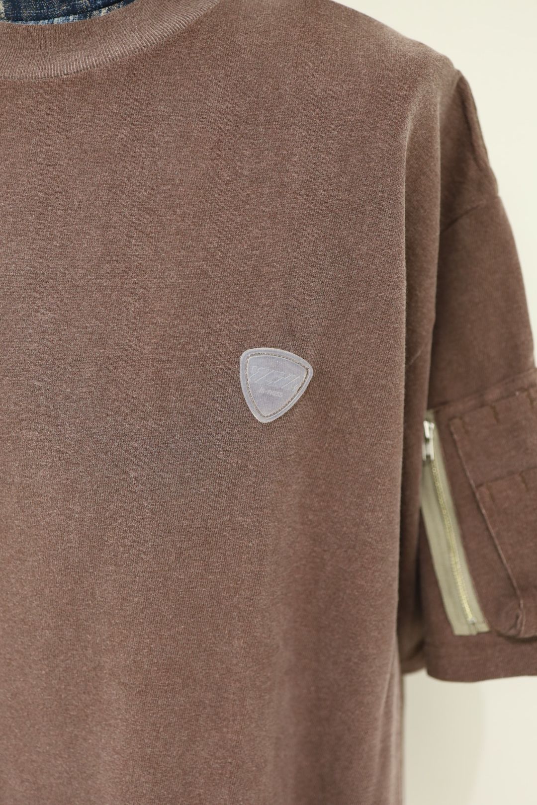 イズネス 26SS Arm Pocket T-Shirt (26SS_38_1008SSCS01)BROWN☆新作発売！