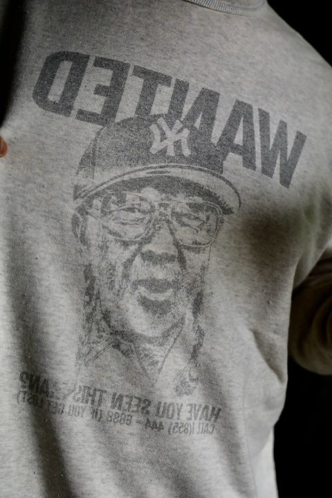LASTMAN 24AW ラストマン大久保篤志 PRINTED CREW NECK "WANTED"スタイル