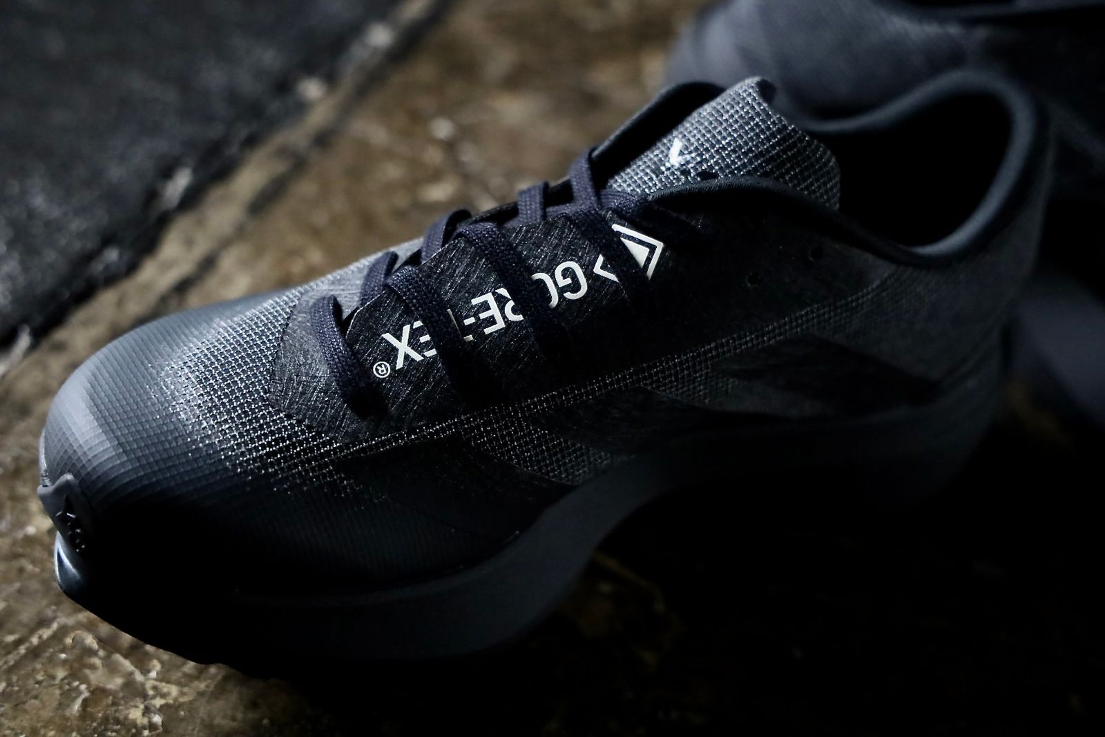 ワイスリー  Y-3 EVO SL ATR GTX Trainers(KI7881)BLACK☆新作発売！