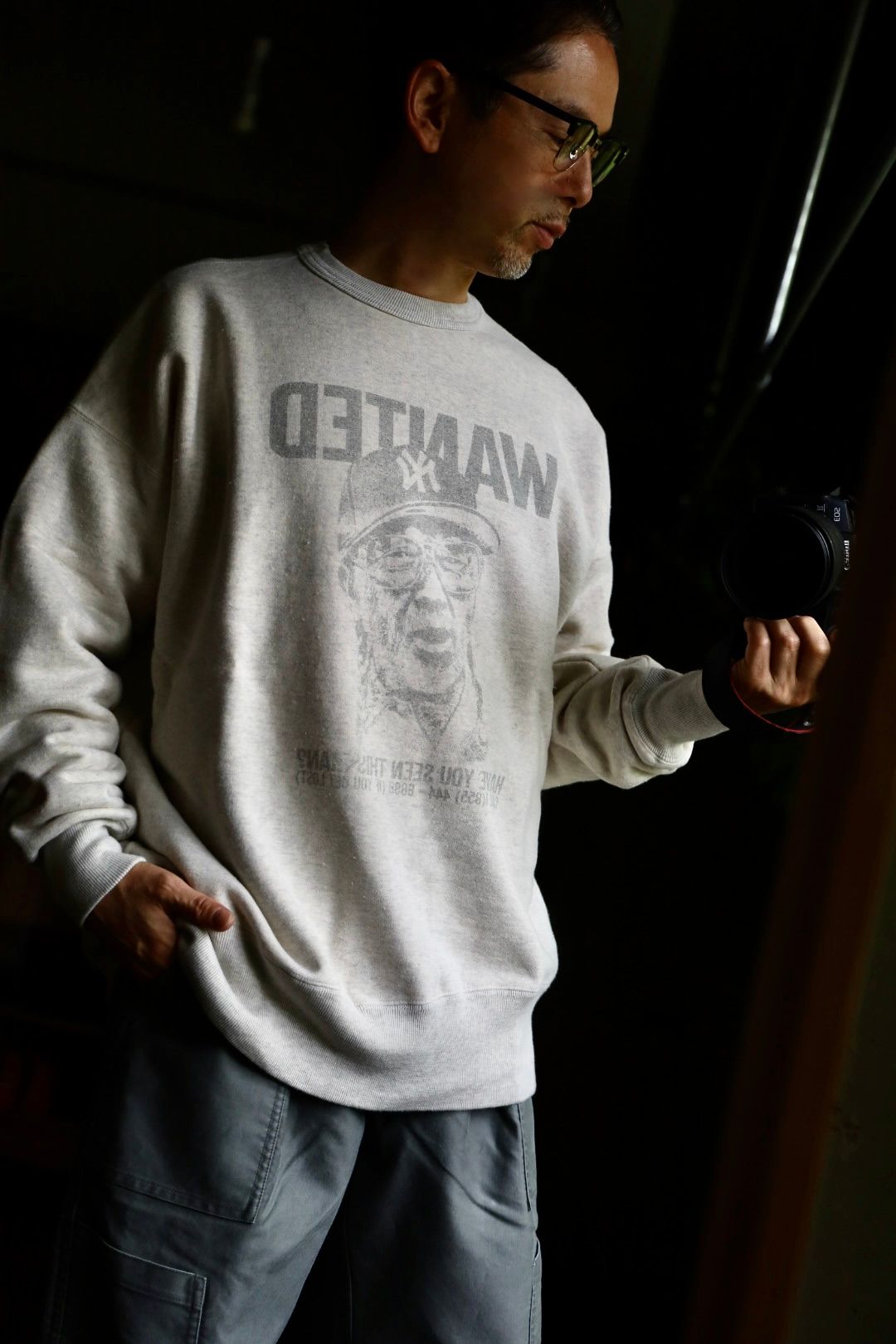 LASTMAN 24AW ラストマン大久保篤志 PRINTED CREW NECK "WANTED"スタイル