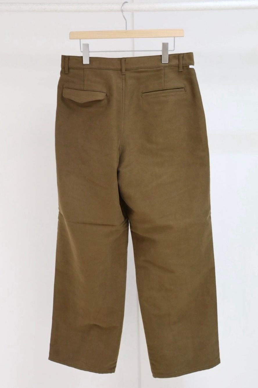 グラフペーパー Cotton Double Serge Two Tuck Tapered Pants(GM263-40451)BROWN