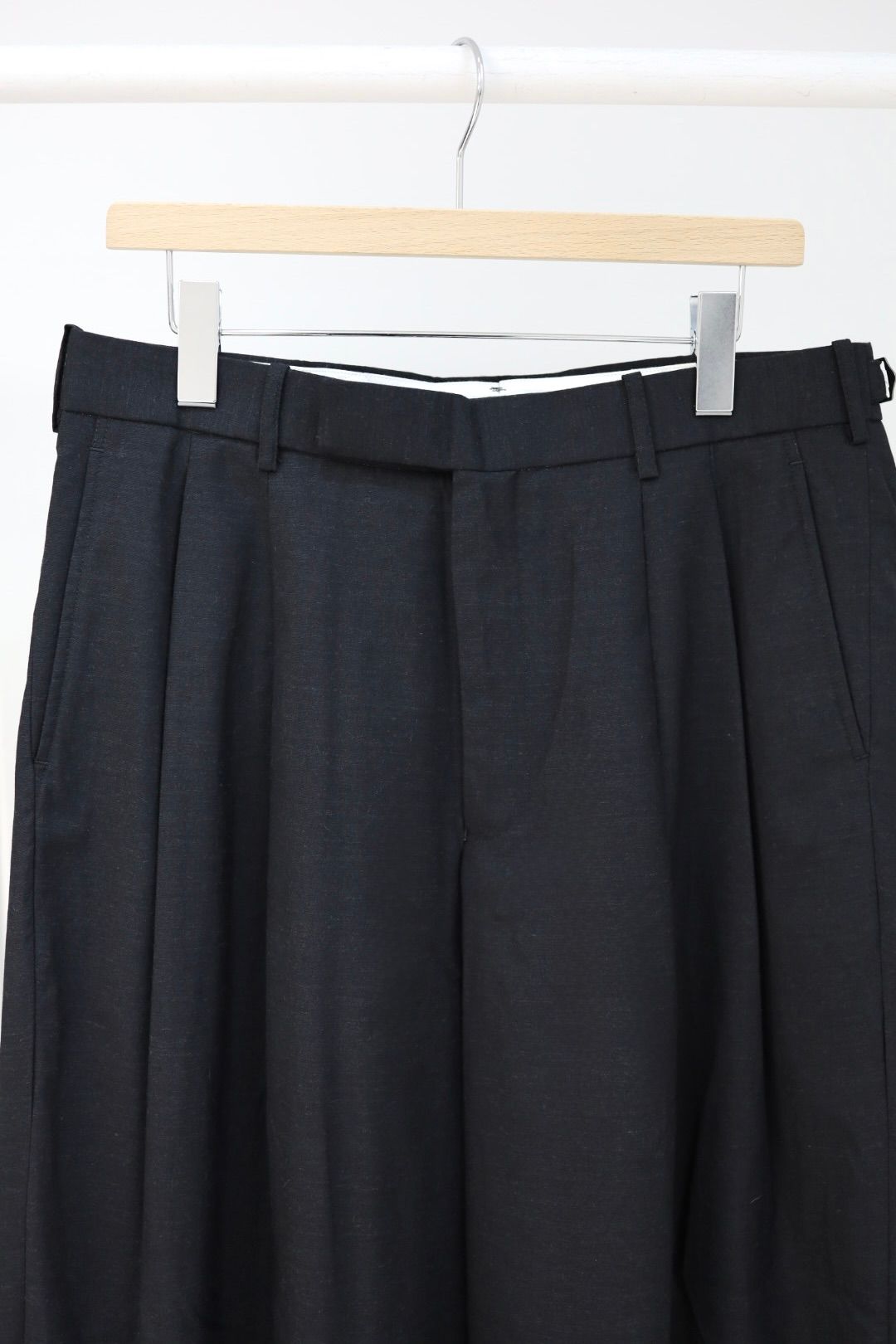 marka 26SS TWO TUCK BAGGY TROUSERS(M26A11PT02C)CHAMBRAY BLACK☆新作発売！