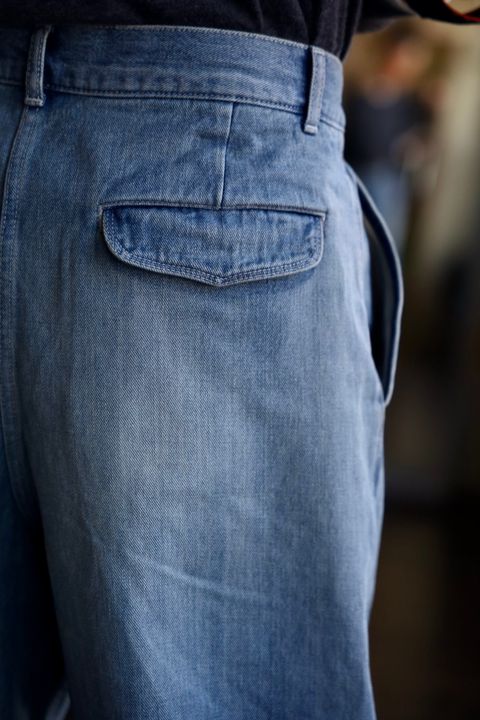 Graphpaper Selvage Denim Two Tuck Pants"LIGHT FADE"スタイル