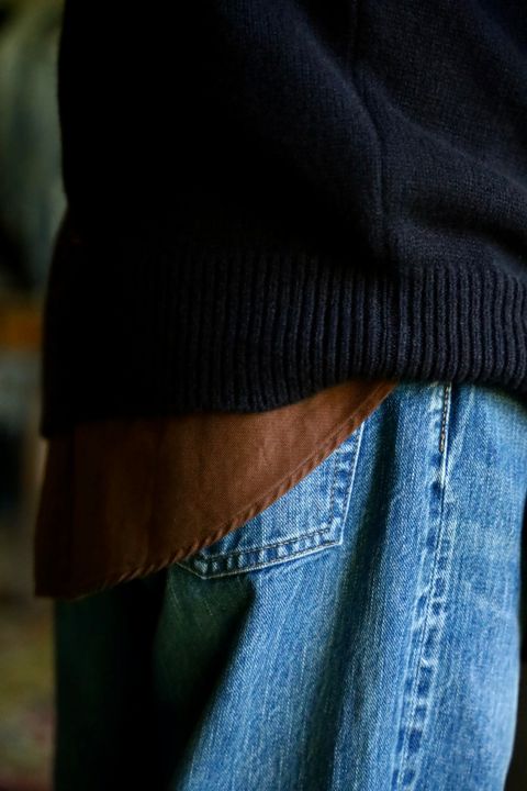 A.PRESSE Turtleneck Sweater"BROWN"スタイル