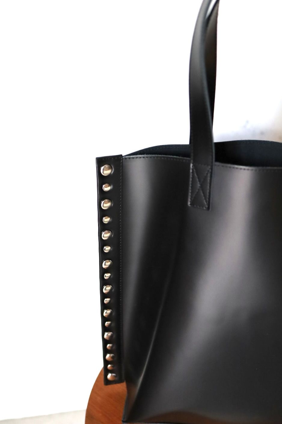 tao 26FW ステアガラス スタッズ付トートバッグ 大(TC-K203-052)BLACK☆8月7日(金)発売！