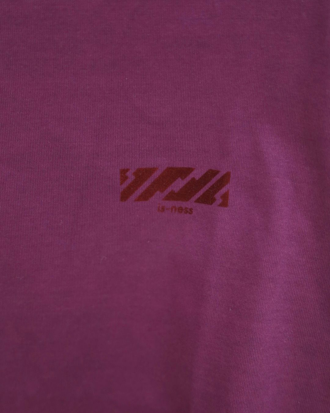 is-ness 26AW Small Logo T‑shirt(26AW 01 1007AWCS07)WINE ☆新作発売！