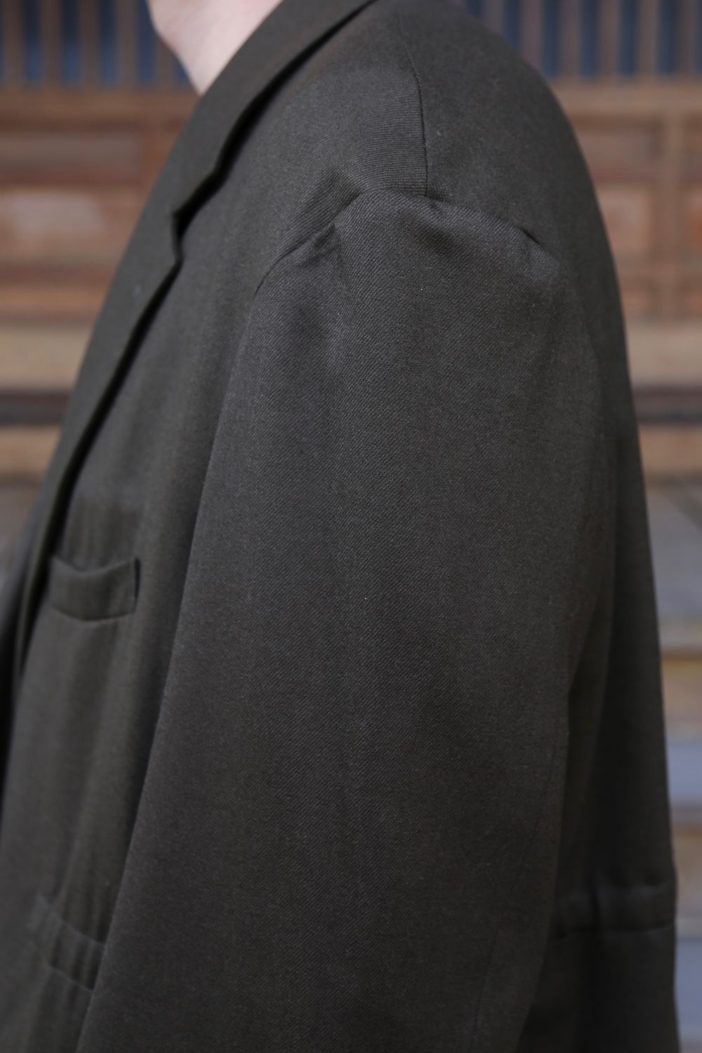 YOKE 新作WOOL FLANNEL BACK SLIT STRAGIHT TROUSERS style