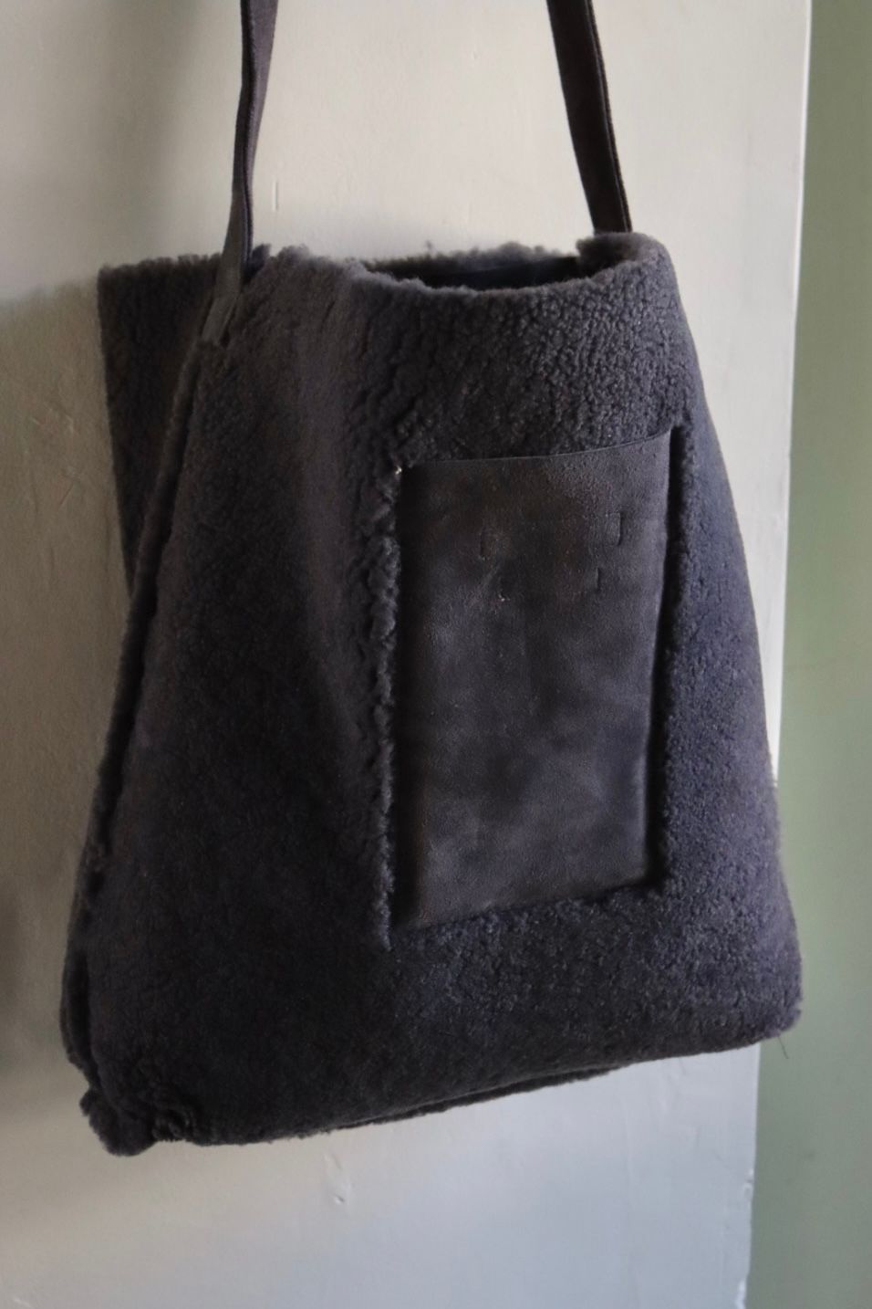 ヨーク22AW REVERSIBLE MOUTON BAG(YK22AW0400A)CHARCOAL