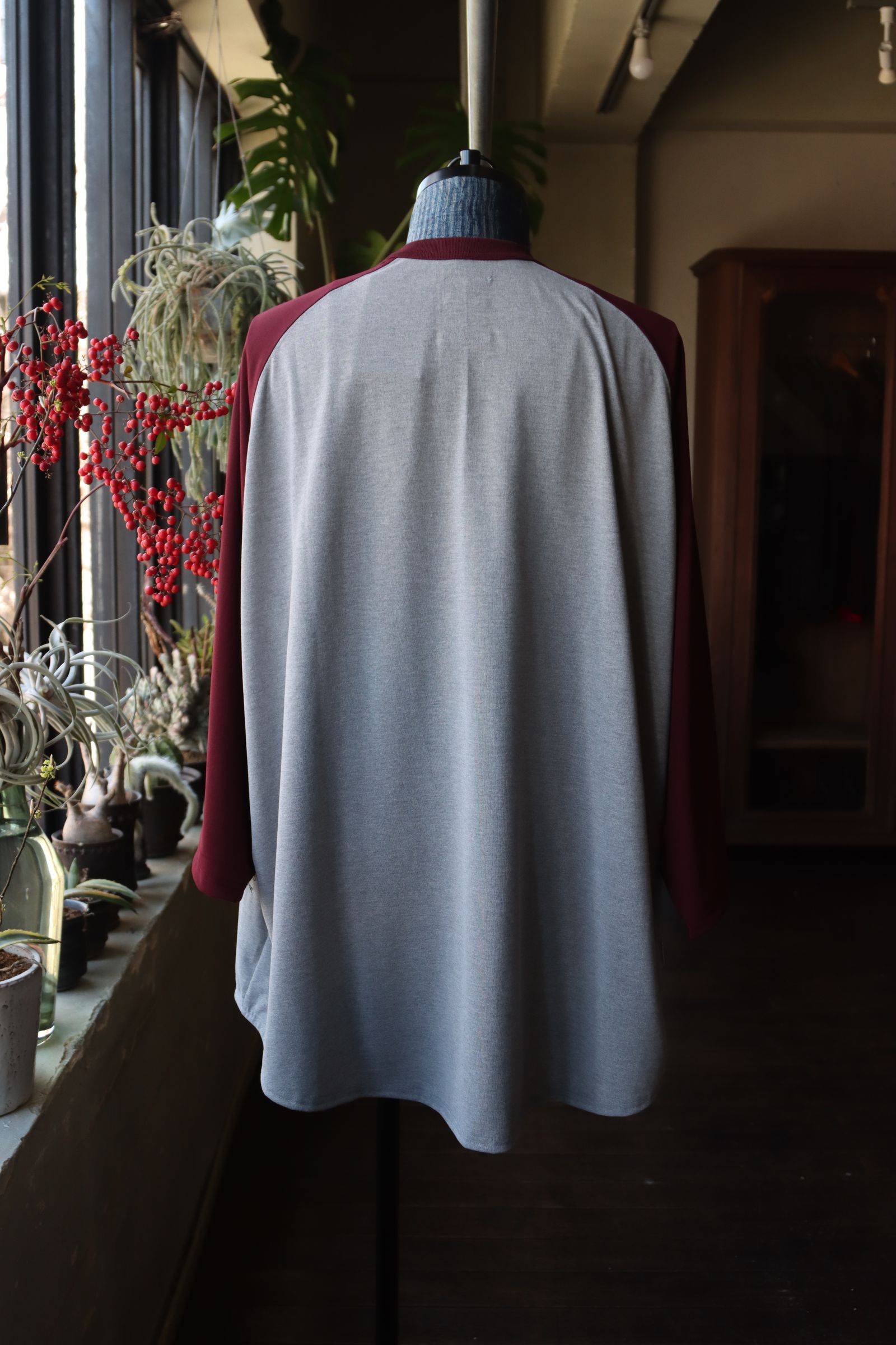 S.F.C 24SS エスエフシー RAGLAN BASEBALL TEE(SFCSS24CS12)Grey/Burgundy