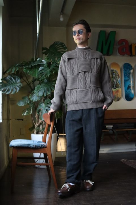 YOKE CROSSING CABLE CREW NECK KNIT"GREIGE"style