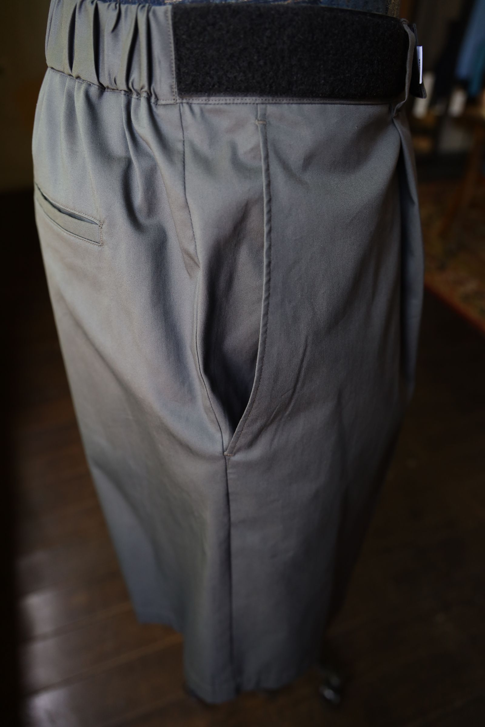 グラフペーパー Solotex Twill Wide Chef Shorts(GM252-40006B)GRAY