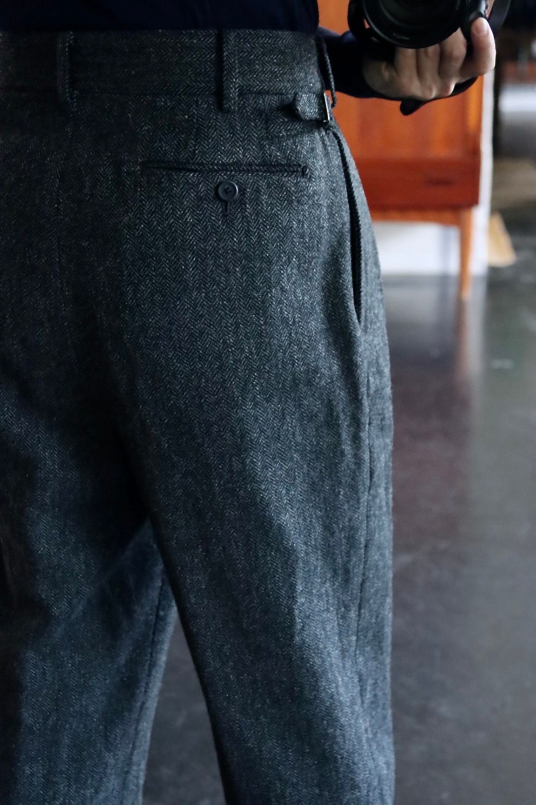 アプレッセ Tweed Two Tack Trousers(22AAP-04-11H)CHARCOAL