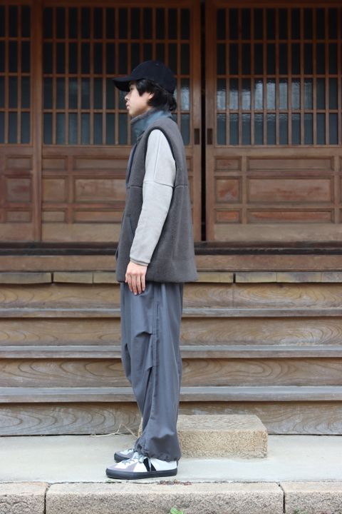 Graphpaper Wool Boa Zip-Up Vest(GU213-70205B) style. 2021.09.12.