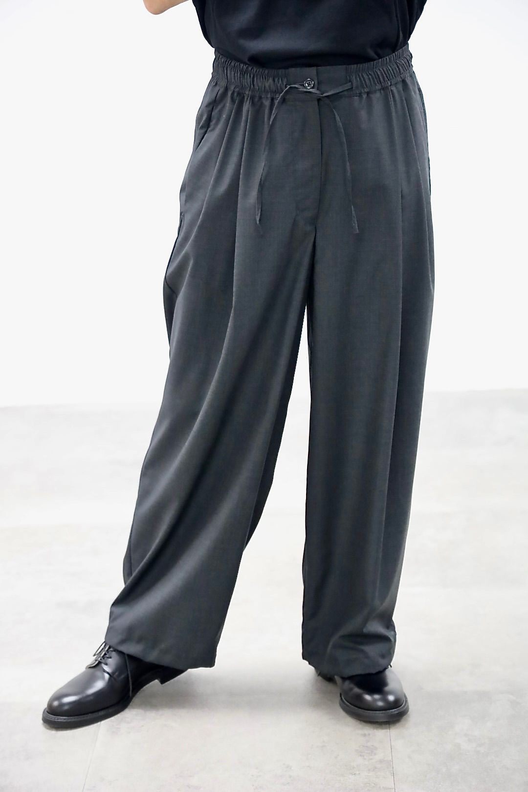 Graphpaper 26SS Fine Wool Heather S/S Skipper Shirt"CHARCOAL"スタイル