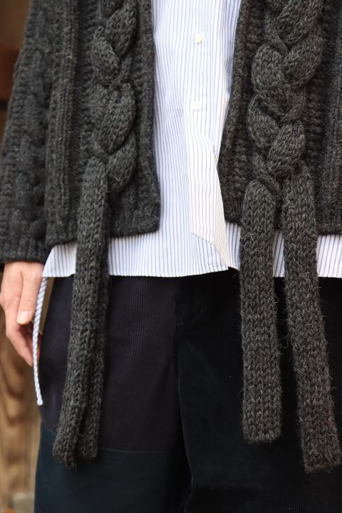 YOKE HAND KNITTING CABLE CARDIGAN(YK21AW0289S) style.2021.10.9.