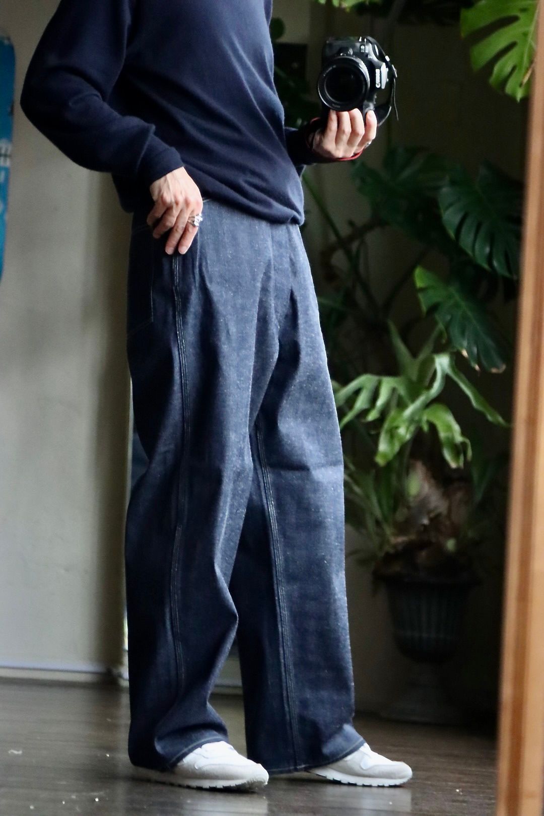 くつろぎカフェタイム 23ss サリバン Washed Denim Super Wide Pants