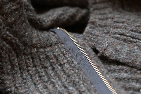YOKE 3G BACK ZIP RIB CREW NECK "BLUEGRAY"styel.2020.9.12.