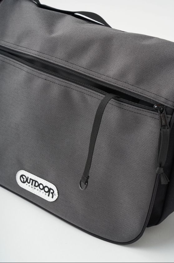 セダンオールパーパス FW24 OUTDOOR PRODUCTS® / NIMBUS Shoulder Carry-All(SD24F-BG01)Charcoal☆9月7日(土)発売！