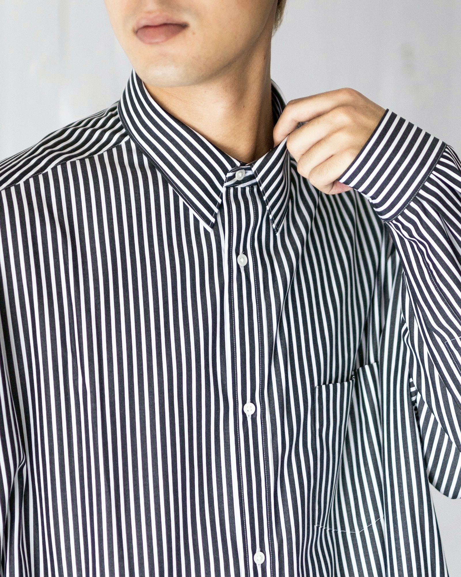 グラフペーパー High Count Regular Collar Round Cut Oversized Shirt スタイル 新作発売！