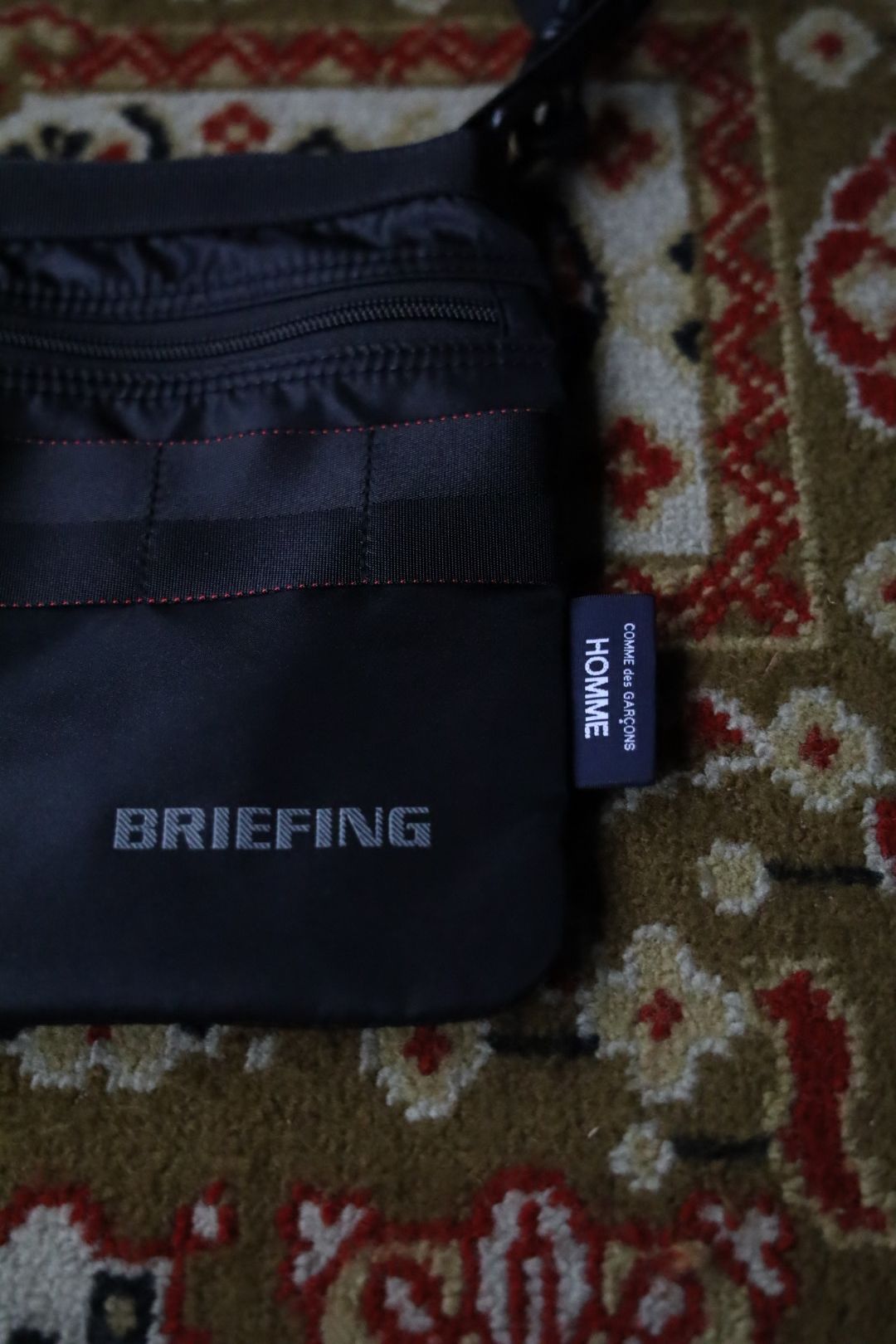 コムデギャルソンオム バッグ BRIEFING W-NAME REVERSIBLE SACOCHE(HR-K209-051)BLACK×BLACK☆10月2日(金)発売！