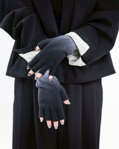 グラフペーパー 25AW Gradient Dyed Wool Knit Fingerless Gloves(GU253-90493)BLACK☆9月27日(土)発売！