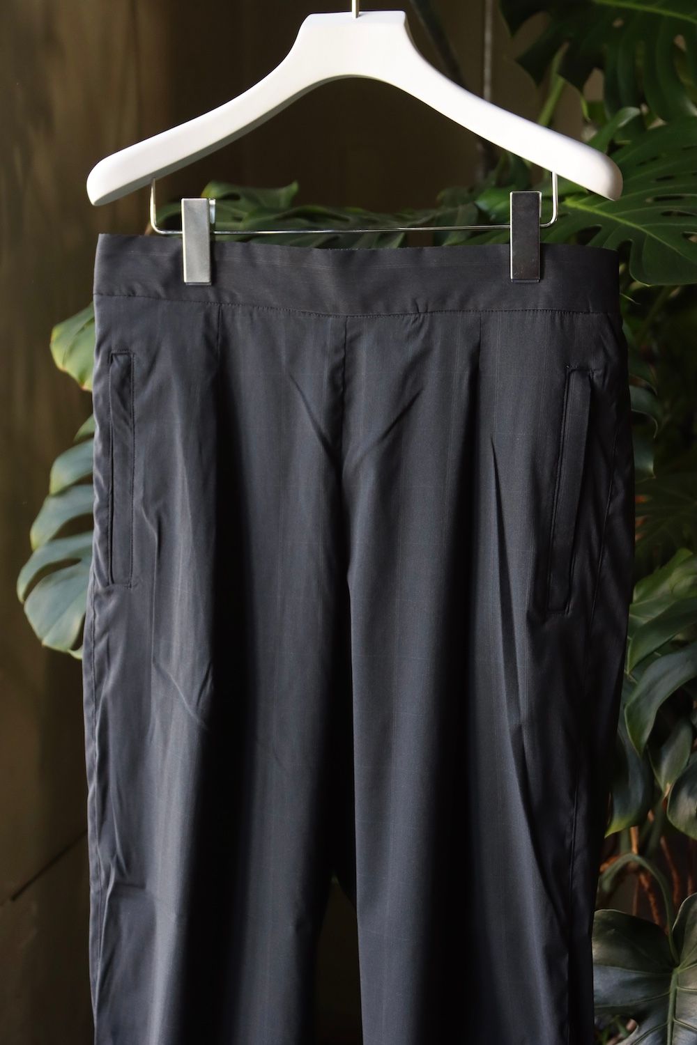 is-ness×NEAT LORO PIANA SPORT FABRICS PANTS"CHARCOAL"イズネス22SS