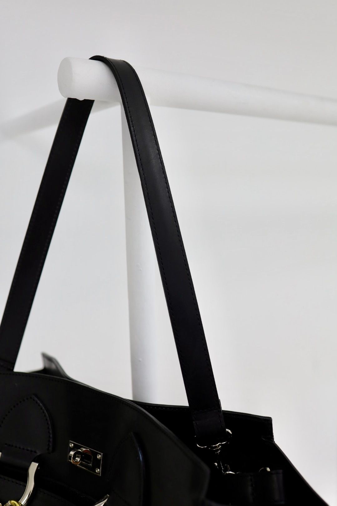 doublet 26SS LEATHER "ITA" SHOULDER BAG(26SS66BG73)BLACK☆12月13日(土)発売！