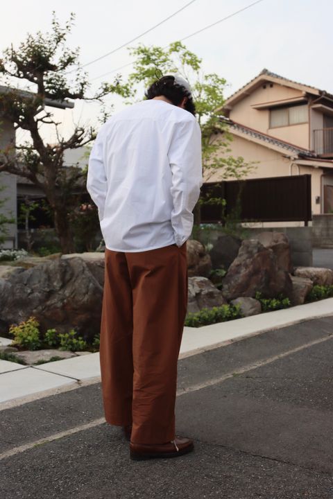 STUDIO NICHOLSON YALE POWDER COTTON DOUBLE PLEAT VOLUME PANTS(SNM-788) style. 2022.04.30.