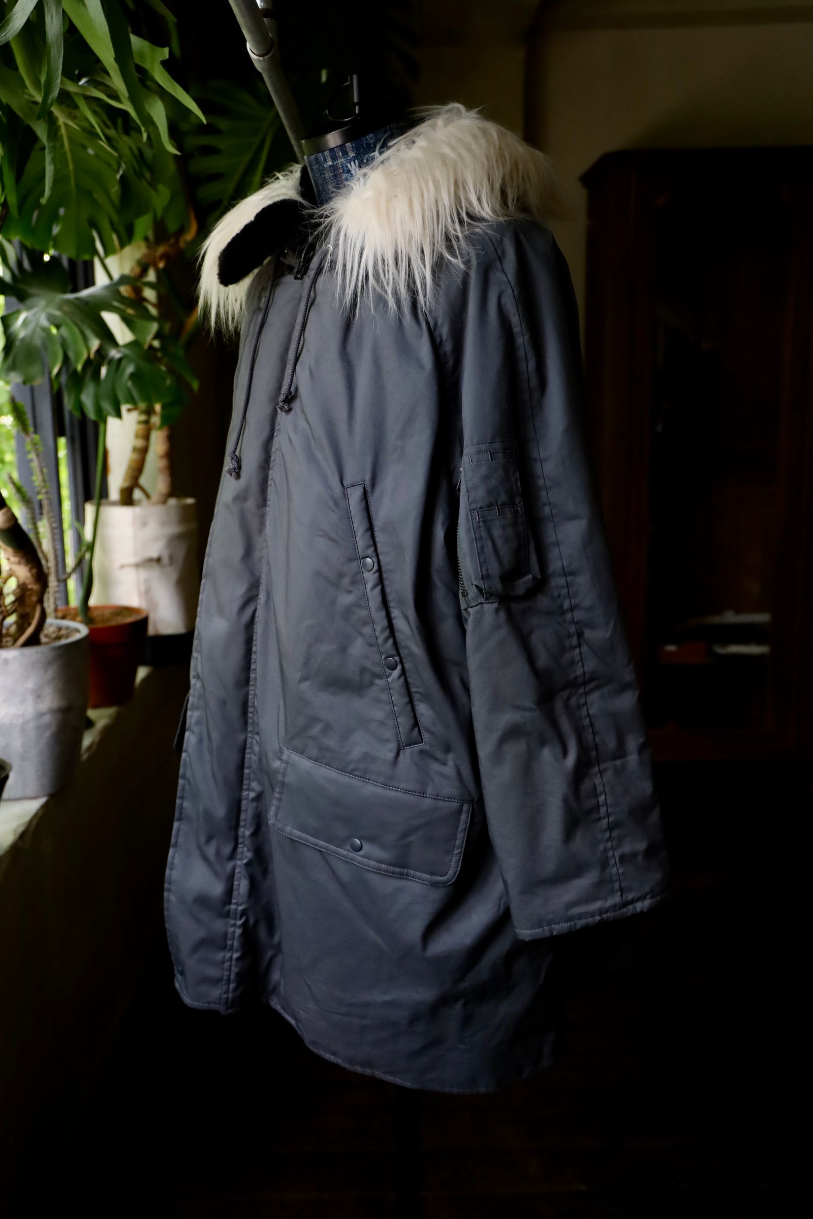 グラフペーパー Solotex Twill Flight Coat(GU243-10297B)GRAY
